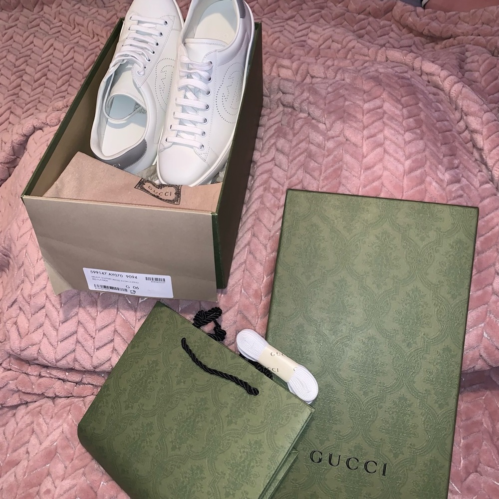 Woman’s Ace Interlocking G Sneakers
